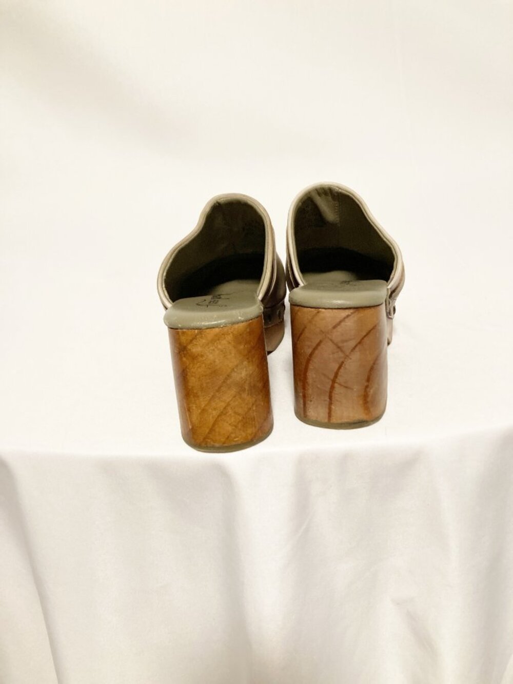 Free People Calabasas Studded Leather Mule Clog Size 38.5 - Picture 3 of 9